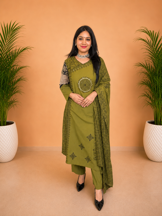 Mehendi Grace Angrakha Suit Set